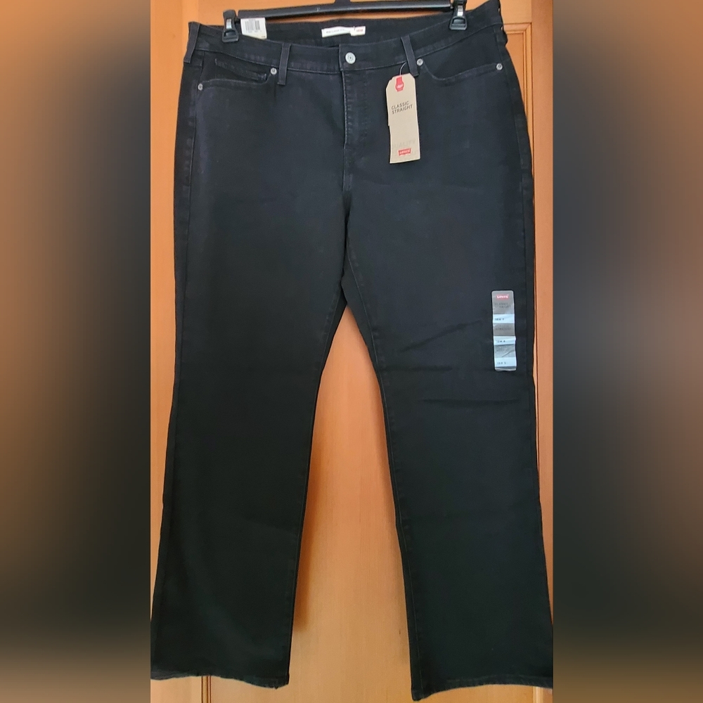 Classic Straight Mid Rise Levi's